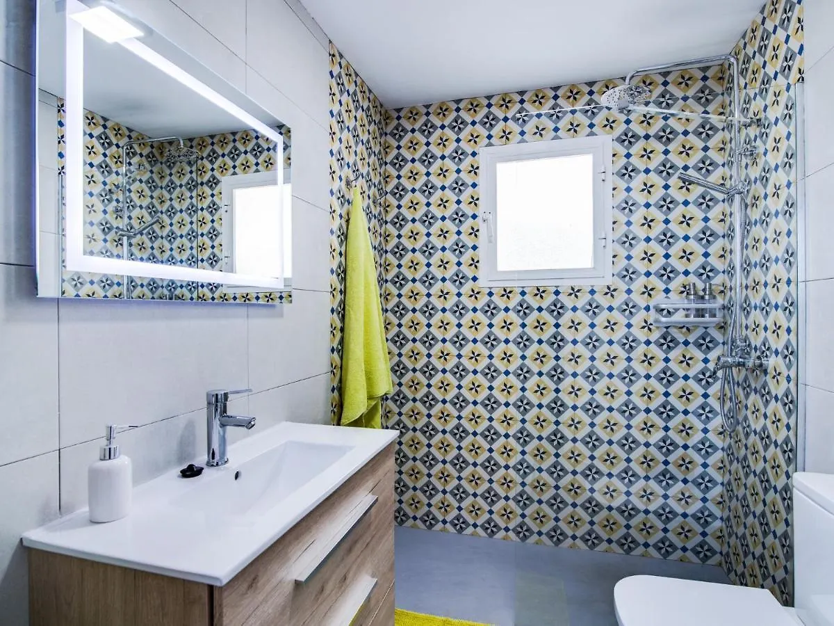 Modern Holiday Home In Artola With Swimming Pool ماربيا 0*,  إسبانيا